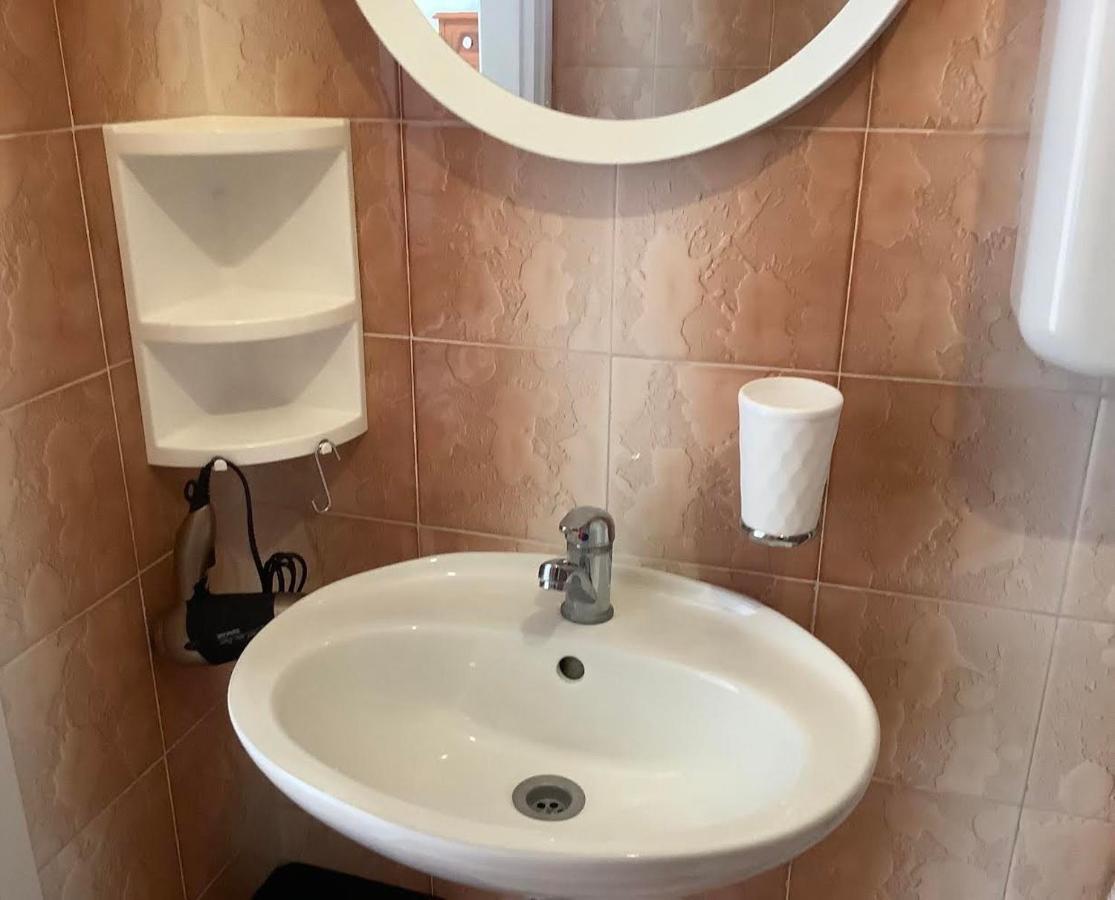 Rooms 22 - Beachfront Primošten Εξωτερικό φωτογραφία