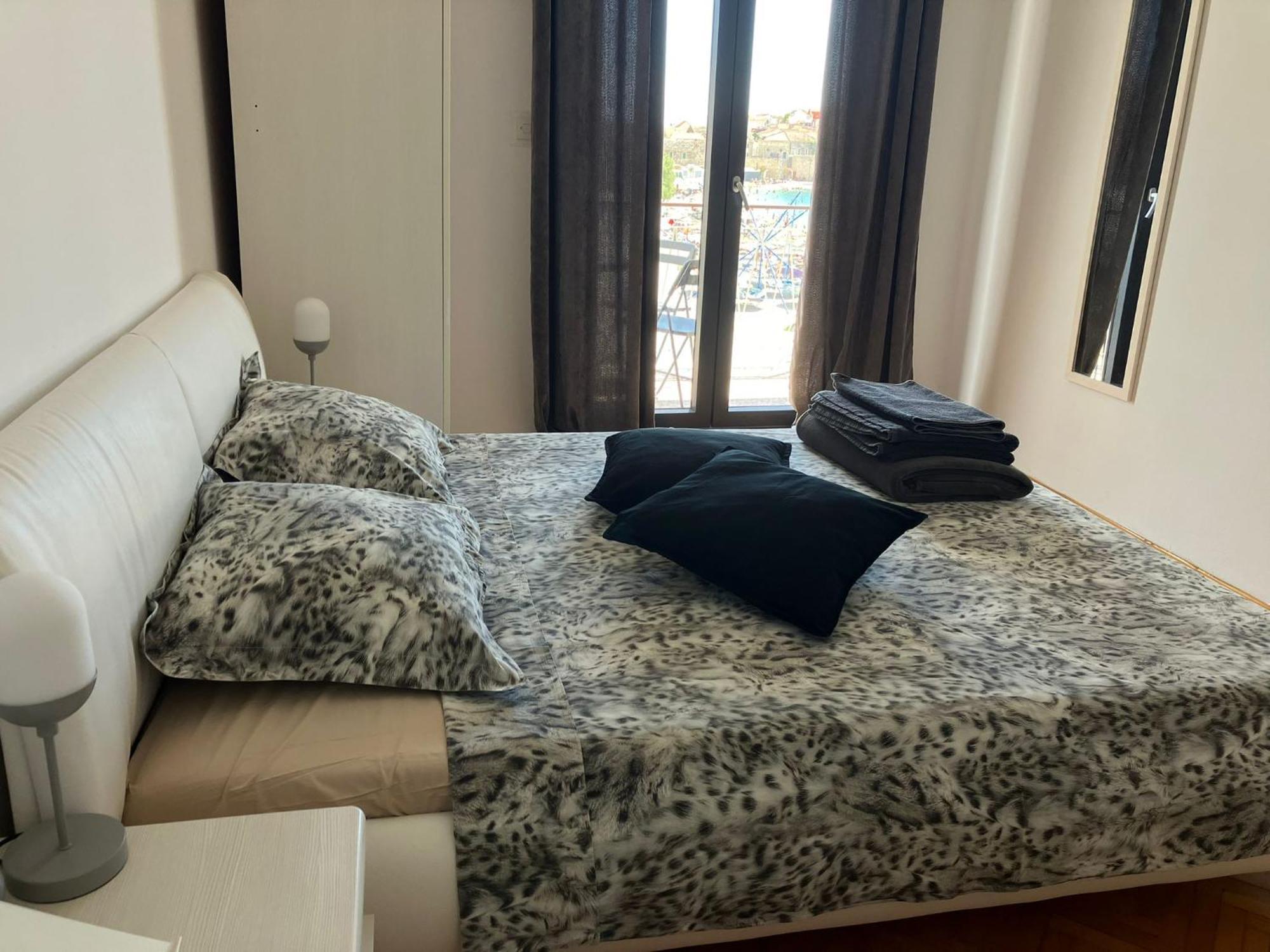Rooms 22 - Beachfront Primošten Εξωτερικό φωτογραφία